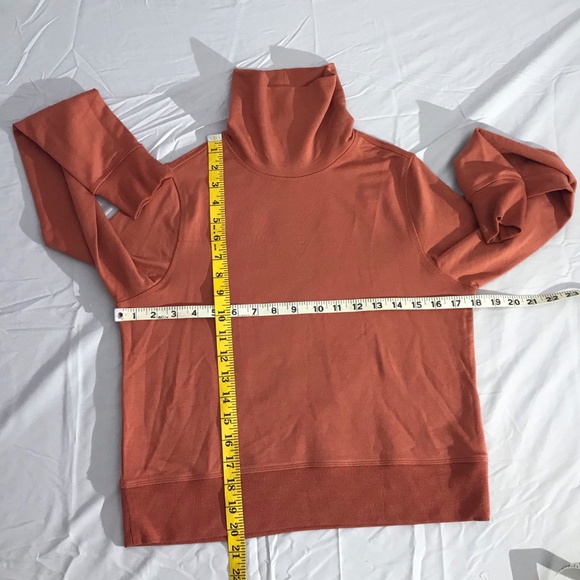 Athleta  Nirvana Funnel Neck Long Sleeve Crop, XXS - Picture 10 of 13